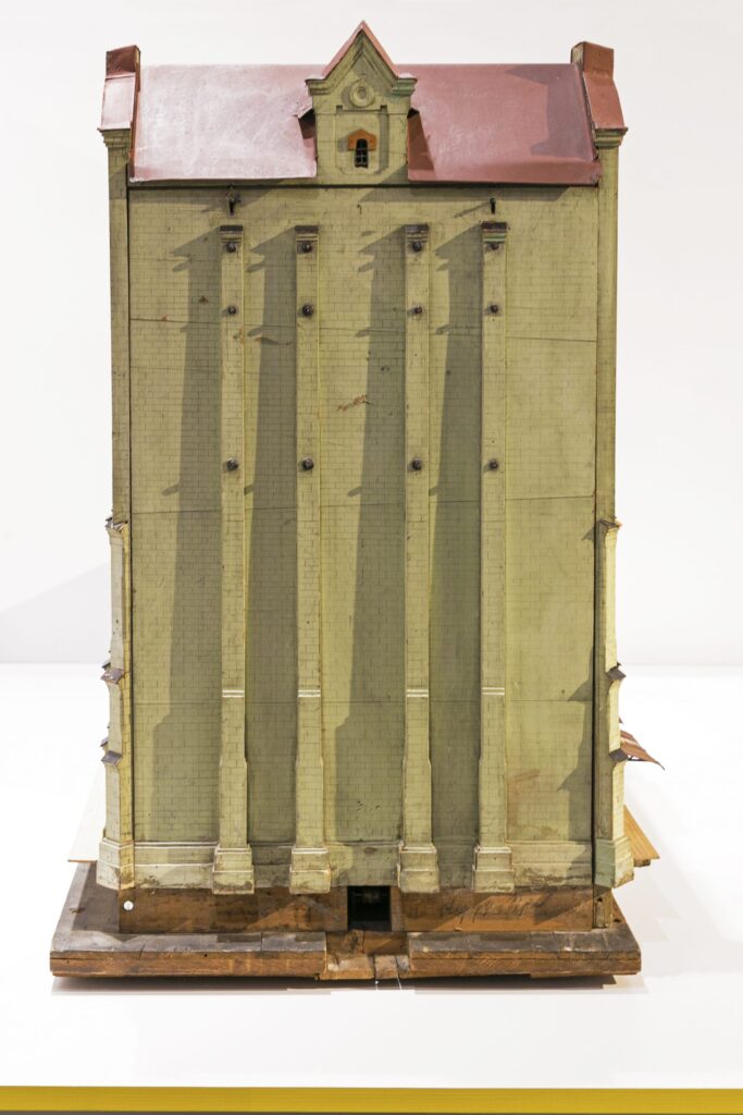 Tallinn harbour grain elevator, side view of model, 1899
